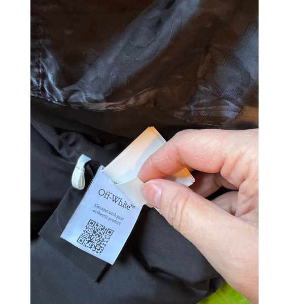 Пуховик • Off-White • Черный