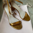 Босоножки • Stuart Weitzman • Золотой