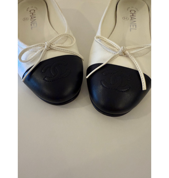 Балетки • Chanel • Белый