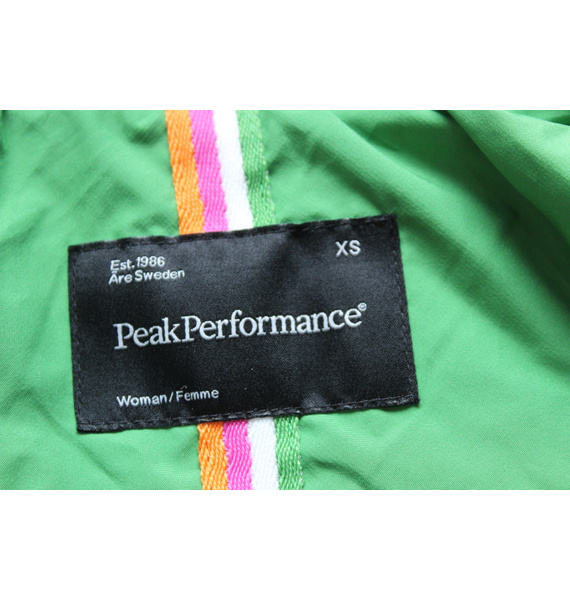 Куртка • Peak Performance • Зеленый