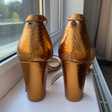 Босоножки • Stuart Weitzman • Золотой