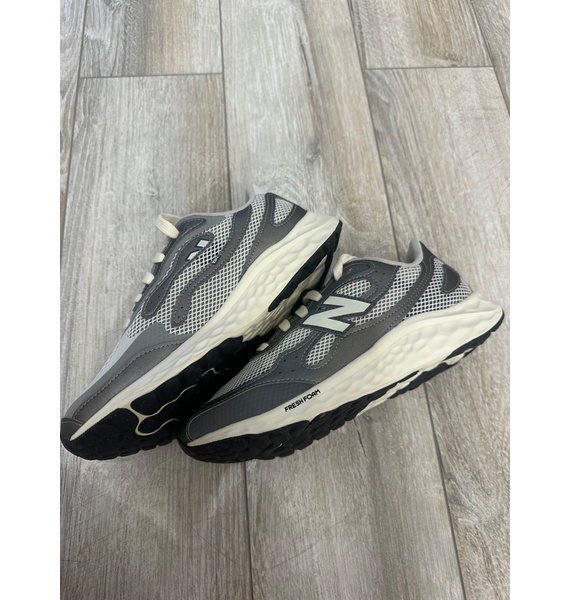 Кроссовки • New Balance • Серый