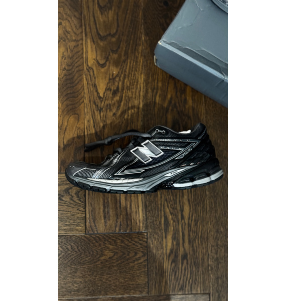 Кроссовки • New Balance • Черный
