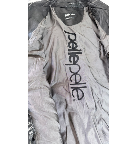 Куртка • Pelle Pelle • Черный