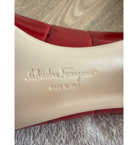 Туфли • Salvatore Ferragamo • Красный