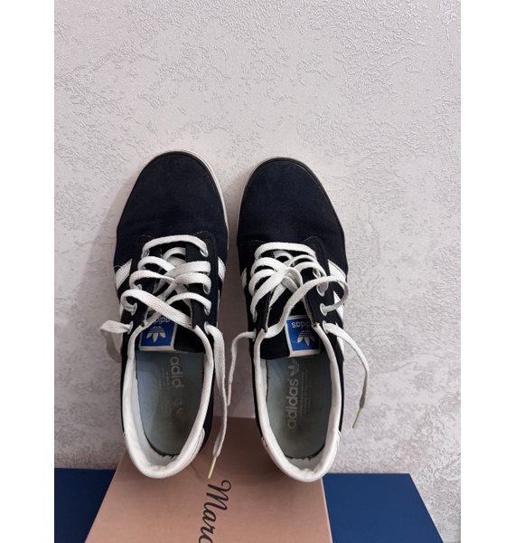 Кроссовки • adidas • Черный