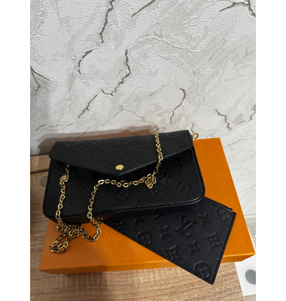Клатч • Louis Vuitton • Черный