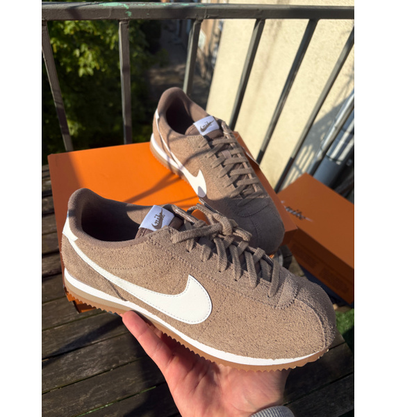 Кроссовки • Nike • Коричневый