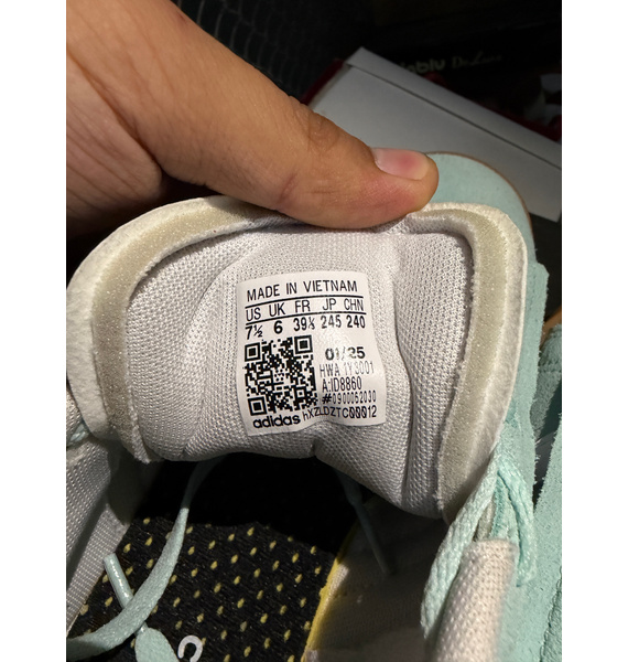 Кроссовки • adidas • Бирюзовый