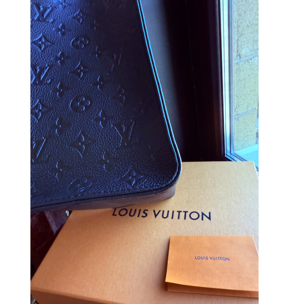 Сумка • Louis Vuitton • Черный