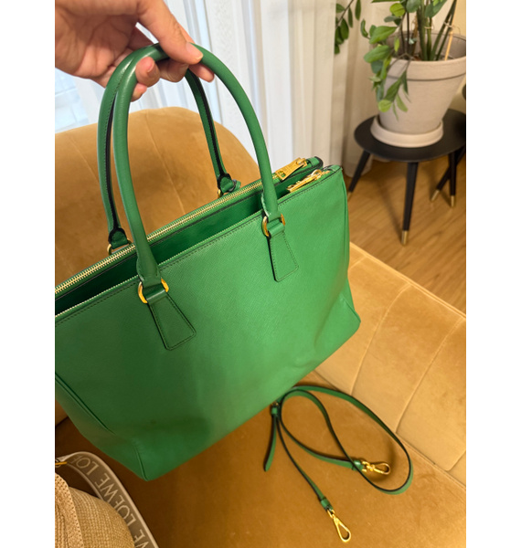 Сумка • Prada • Зеленый