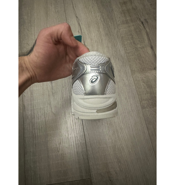 Кроссовки • ASICS • Белый