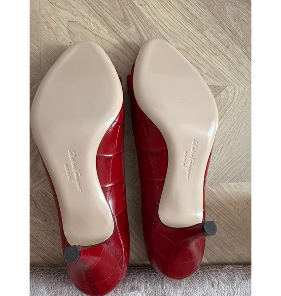 Туфли • Salvatore Ferragamo • Красный