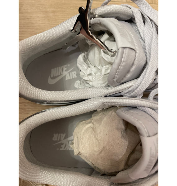 Кроссовки • Nike • Серый