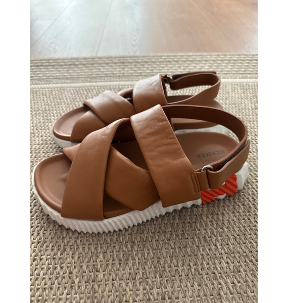 Сандалии • Hermès • Коричневый