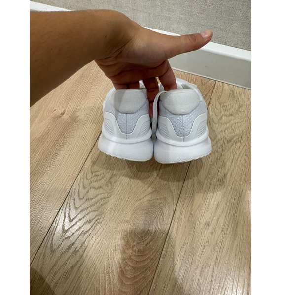 Кроссовки • adidas • Белый