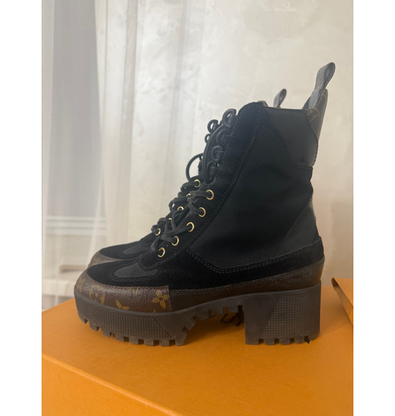 Ботинки • Louis Vuitton • Черный