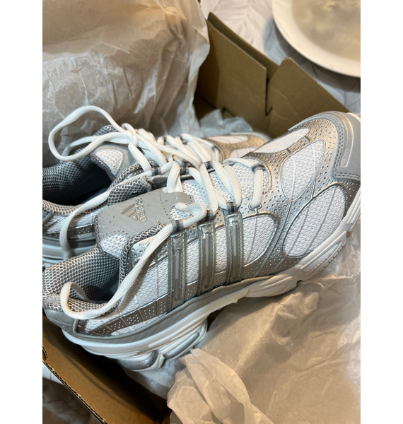 Кроссовки • adidas Originals • Белый