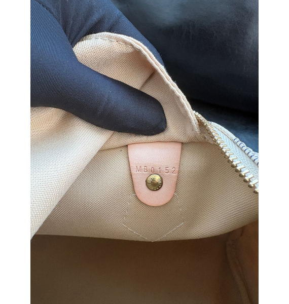 Сумка • Louis Vuitton • Белый
