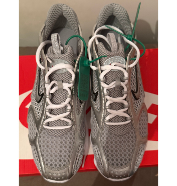 Кроссовки • Nike • Серый