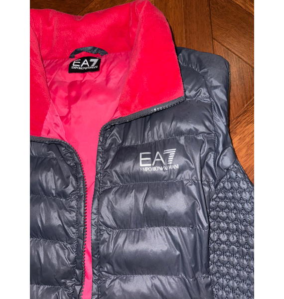 Жилет • Ea7 Emporio Armani • Фуксия