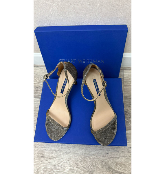 Босоножки • Stuart Weitzman • Золотой