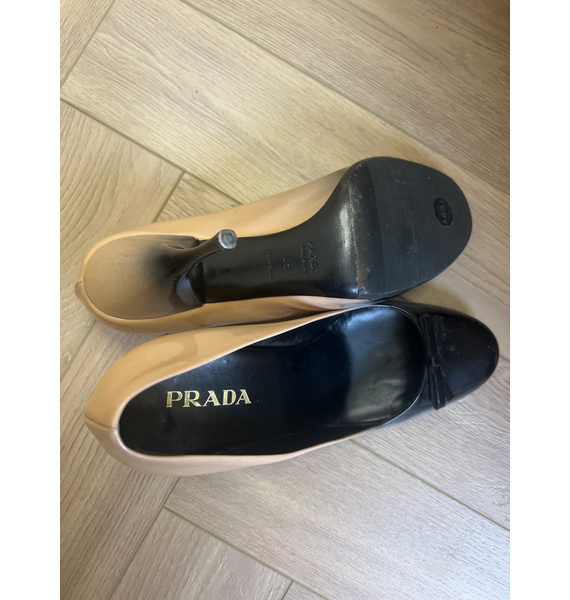 Туфли • Prada • Бежевый