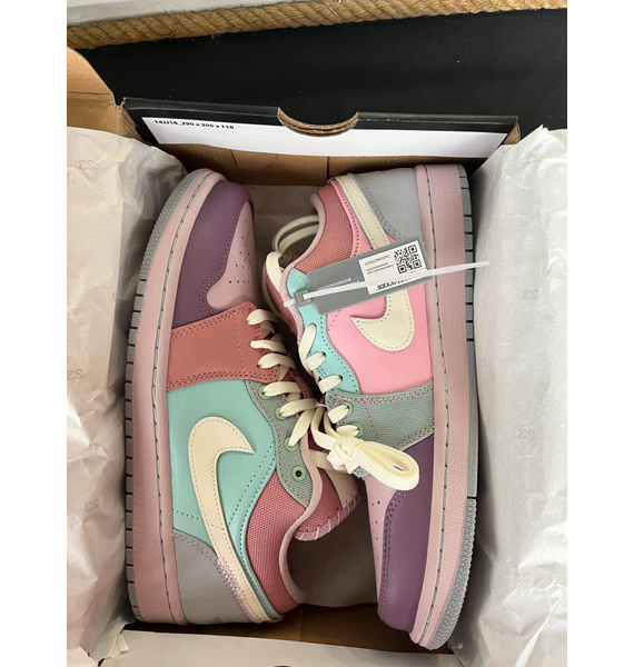 Кроссовки • Nike • Розовый