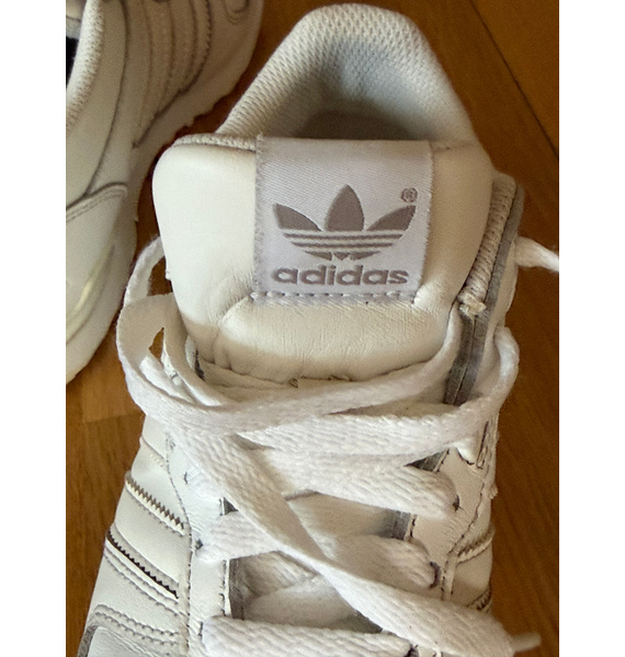 Кроссовки • adidas • Белый