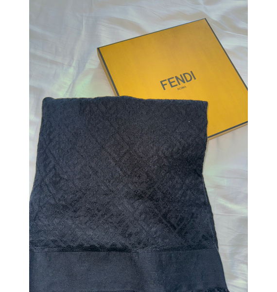 Шарф • Fendi • Черный