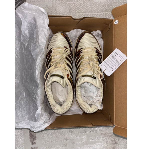 Кроссовки • adidas • Бежевый