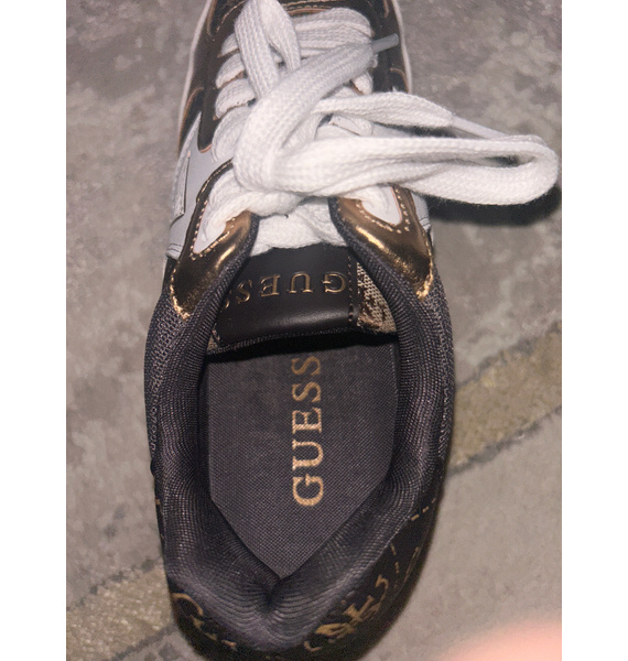 Кроссовки • GUESS • Белый