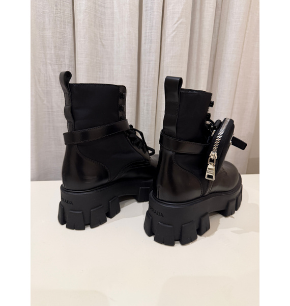 Ботинки • Prada • Черный