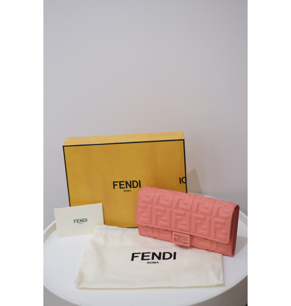 Клатч • Fendi • Коралловый