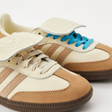 Кроссовки • adidas • Бежевый