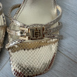 Босоножки • GUESS • Золотой