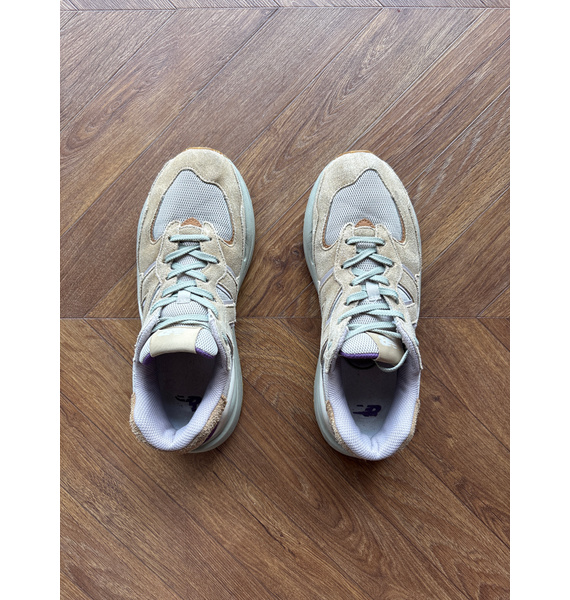 Кроссовки • New Balance • Бежевый