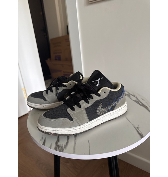 Кроссовки • Nike • Серый