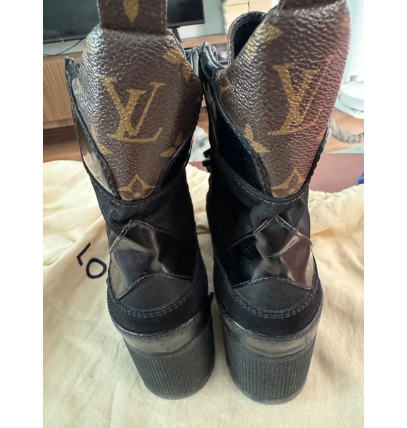 Ботинки • Louis Vuitton • Черный