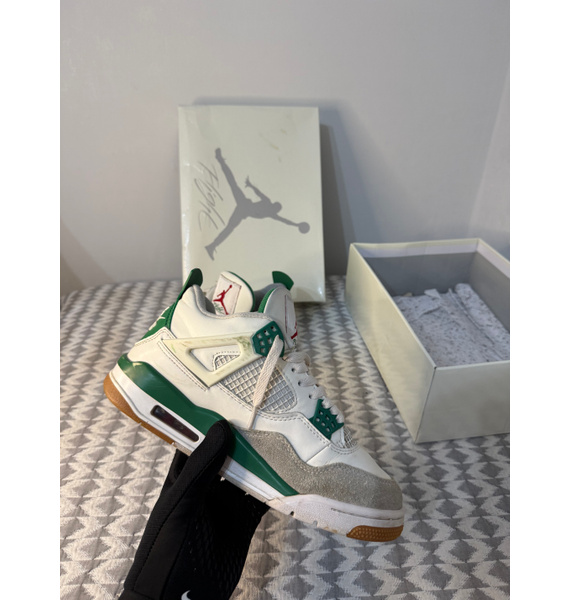 Кроссовки • Jordan • Белый