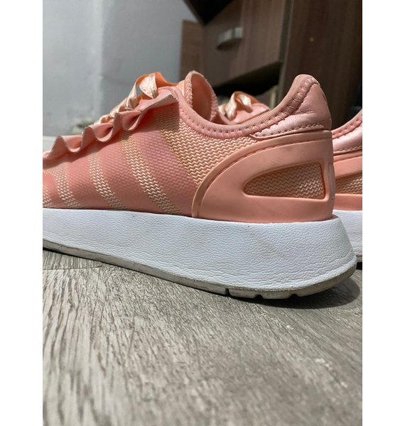 Кроссовки • adidas • Розовый