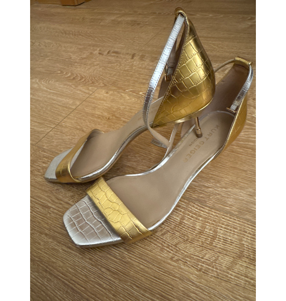 Босоножки • Kurt Geiger London • Золотой