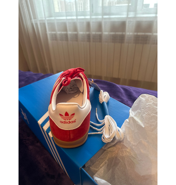 Кроссовки • adidas • Красный
