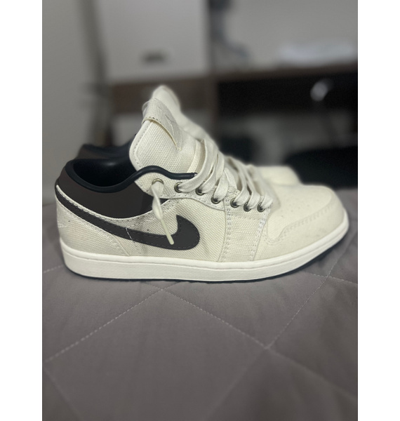 Кроссовки • Jordan • Белый