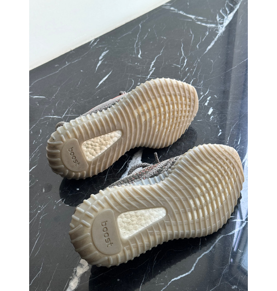 Кроссовки • Yeezy • Серый