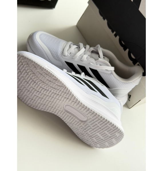 Кроссовки • adidas • Белый