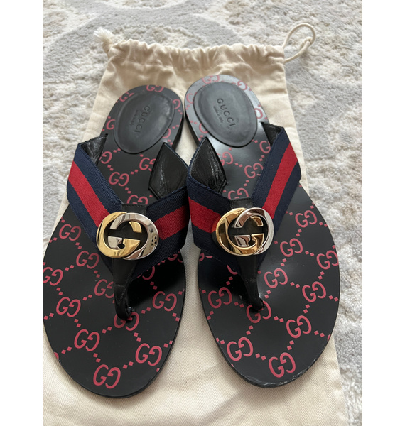 Шлепанцы • Gucci • Черный