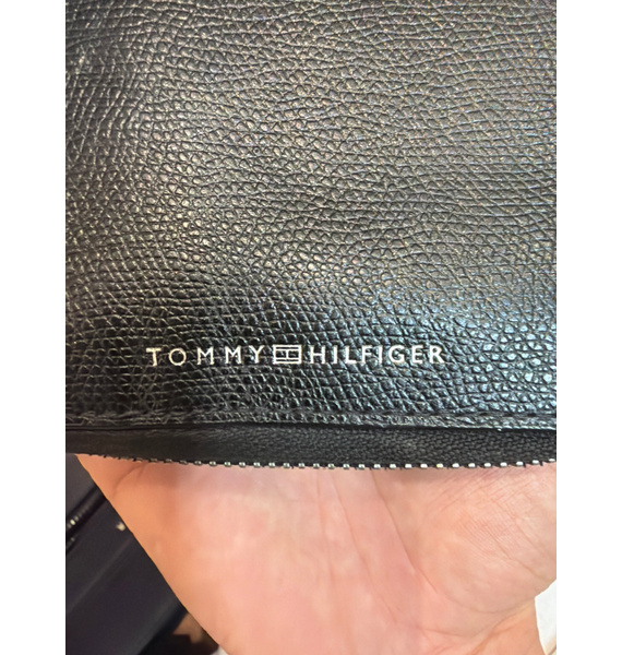 Барсетка • Tommy Hilfiger • Черный