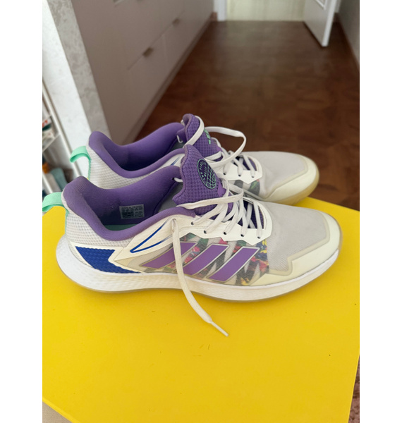 Кроссовки • adidas • Белый