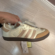 Кроссовки • adidas • Бежевый